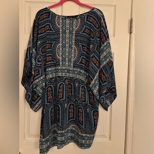 Women’s dress. Size large. Light weight.